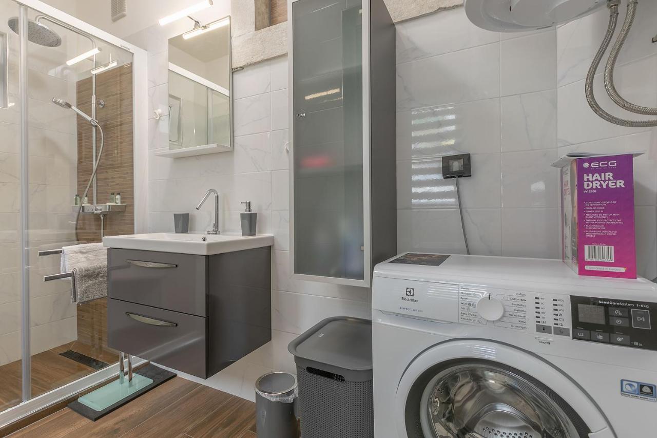 Arena Blue Dream - Modern Apartment With Terrace プーラ エクステリア 写真