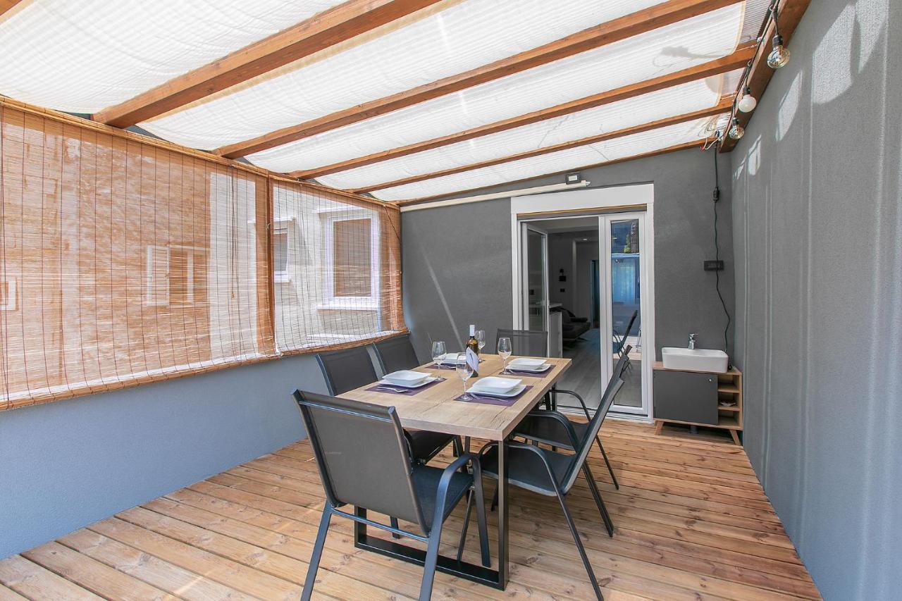 Arena Blue Dream - Modern Apartment With Terrace プーラ エクステリア 写真